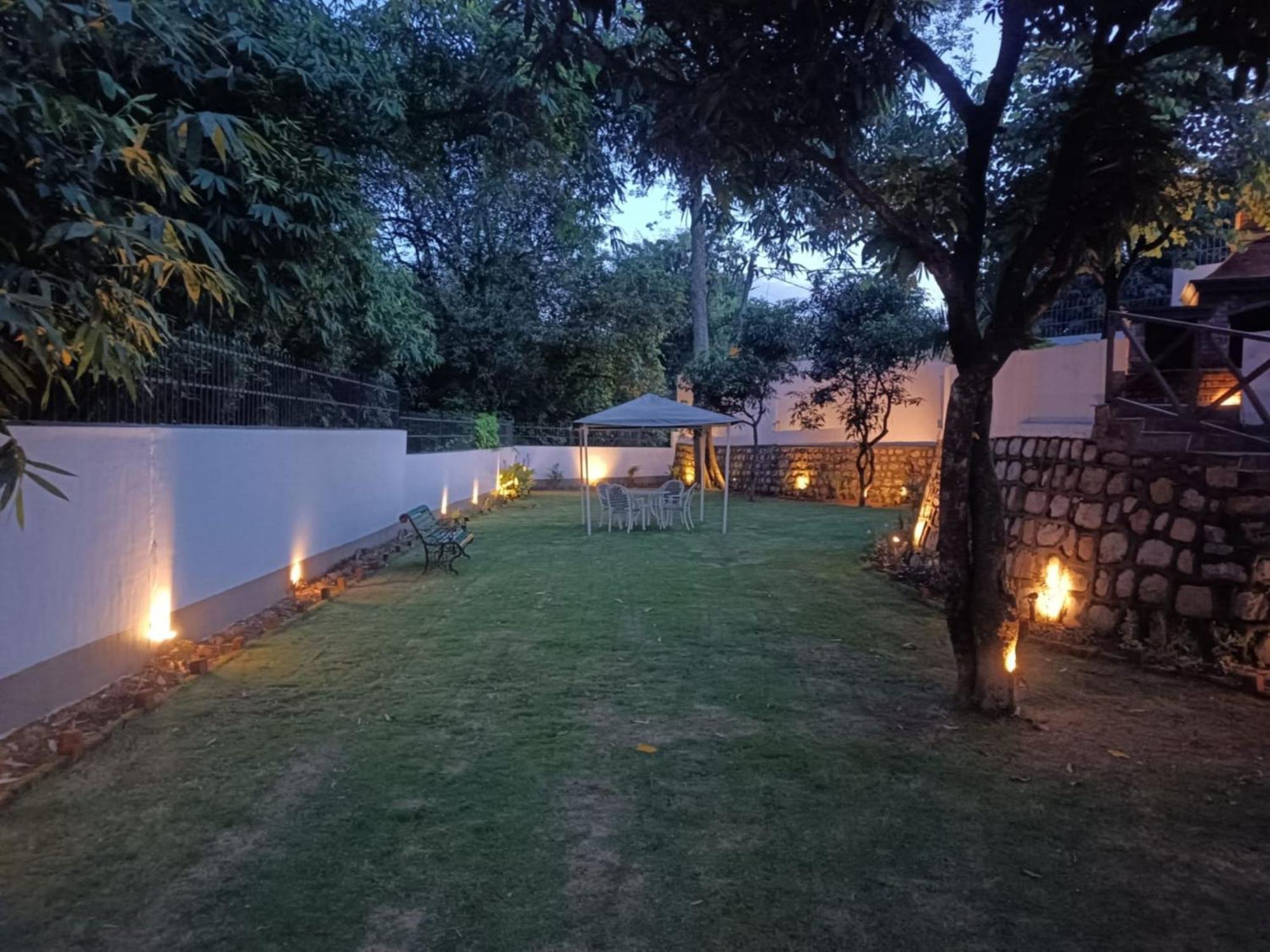 Villa Sierra Sky - Exquisite Elegant 4 Bedroom Villa Дехрадун Экстерьер фото