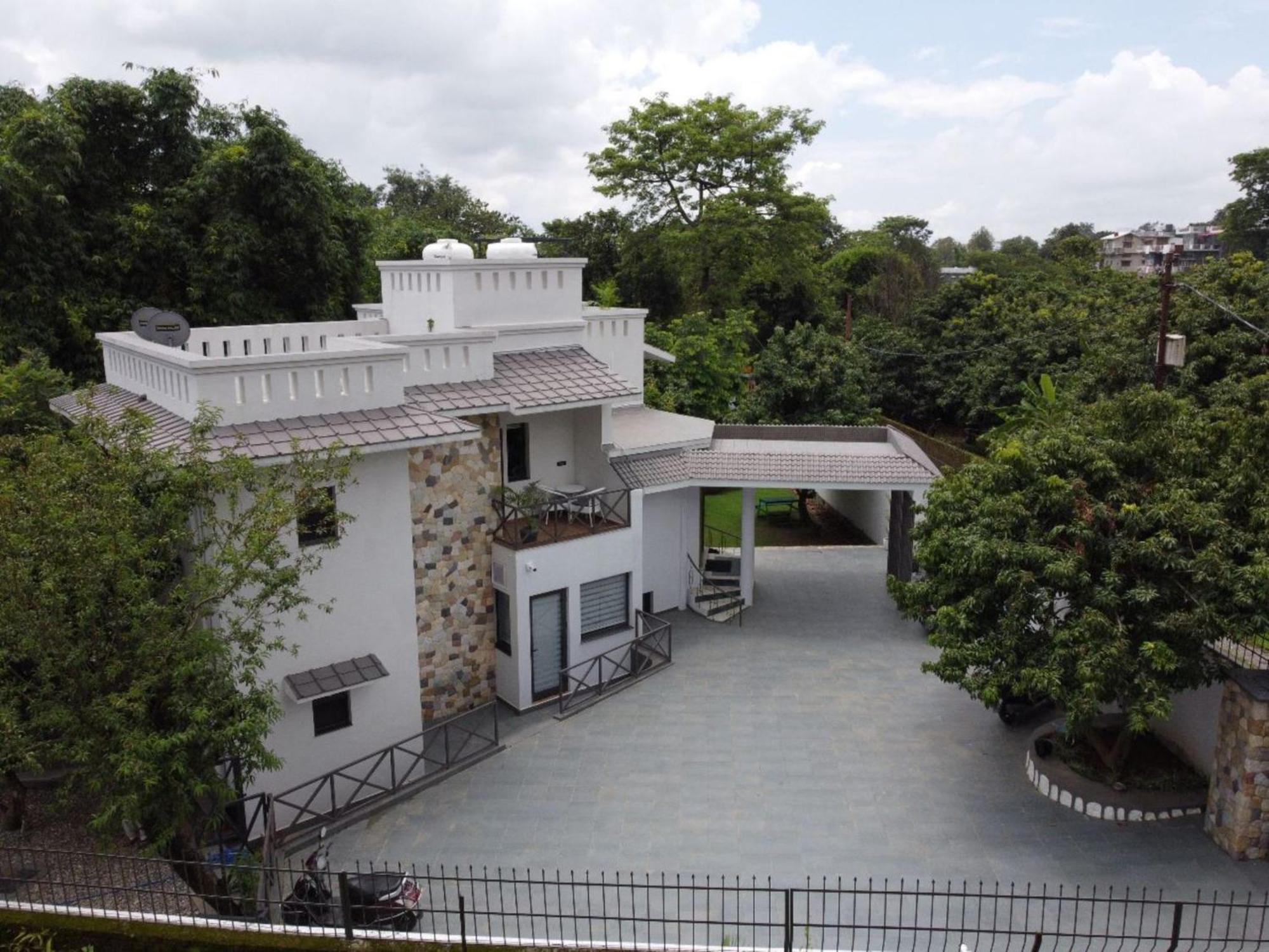 Villa Sierra Sky - Exquisite Elegant 4 Bedroom Villa Дехрадун Экстерьер фото