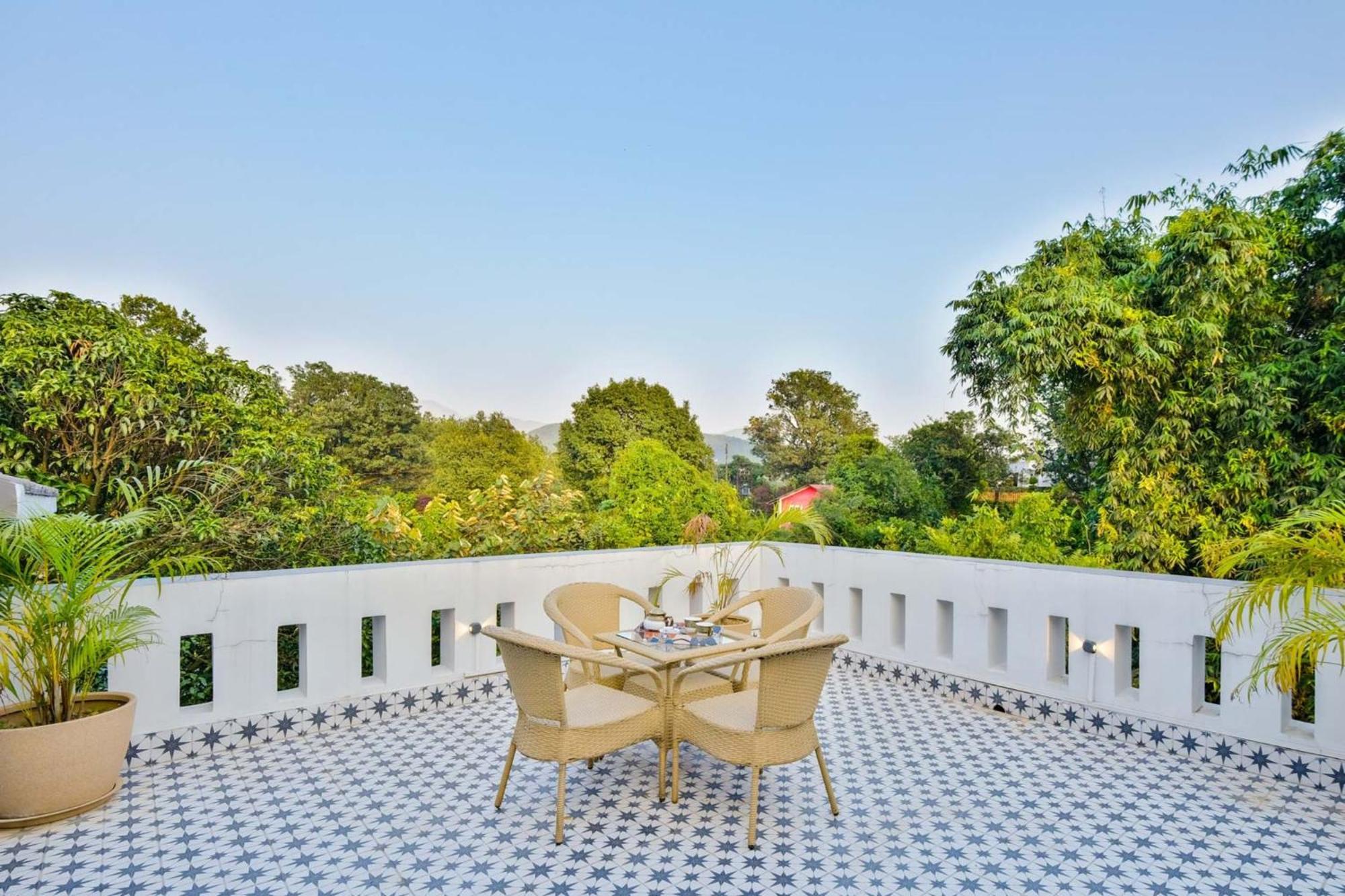 Villa Sierra Sky - Exquisite Elegant 4 Bedroom Villa Дехрадун Экстерьер фото
